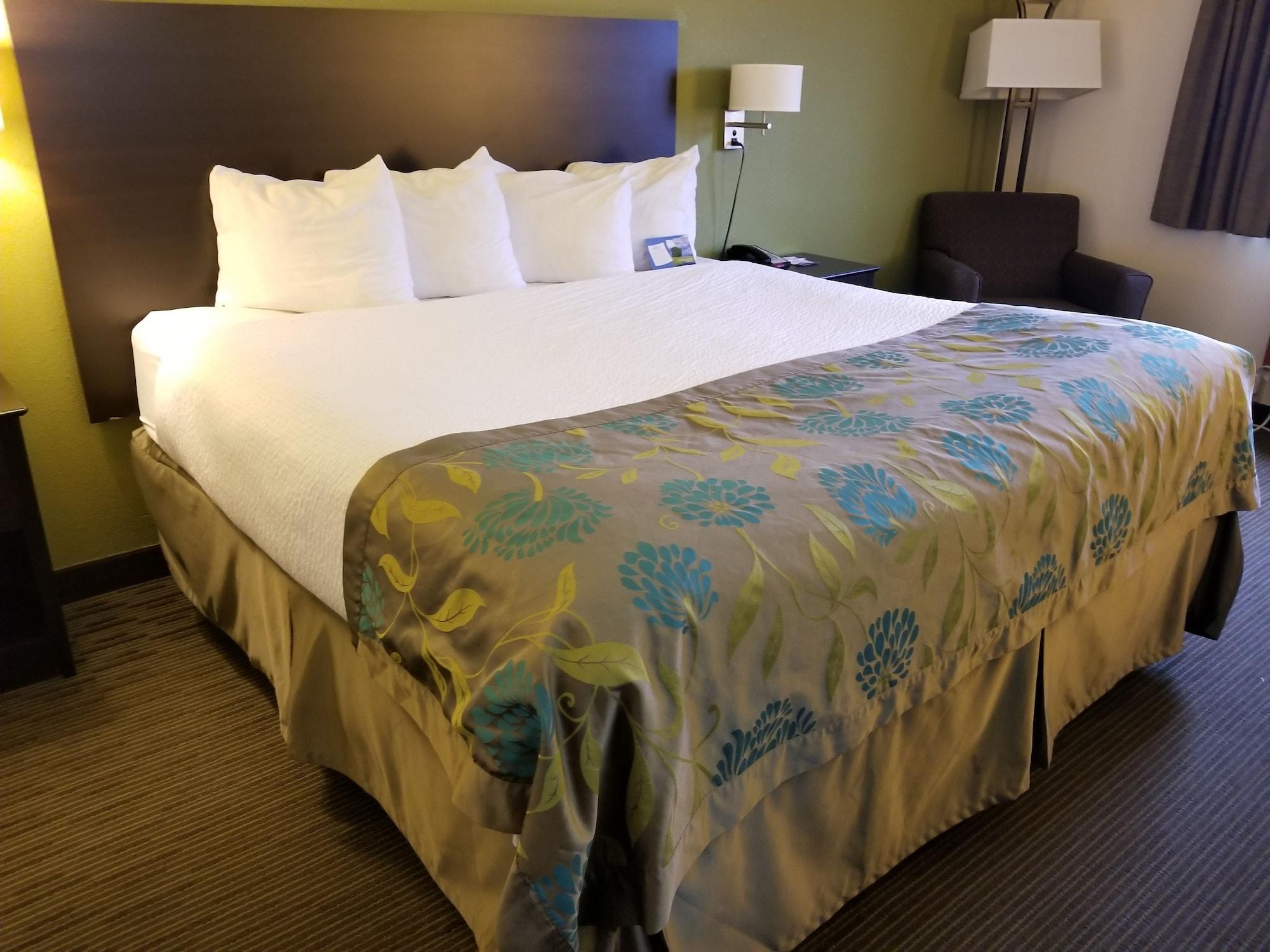 Baymont By Wyndham Eau Claire Wi Hotel Exterior photo